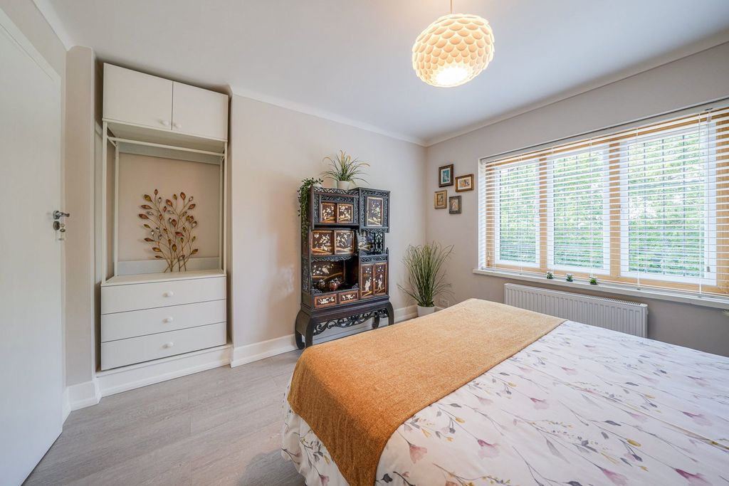 Additional image 43 of 6 bed detached house for saleSaint Hill Road, East Grinstead RH19