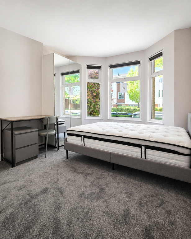 Property photo 1 of 3 Room 1 - 320 Hagden Lane