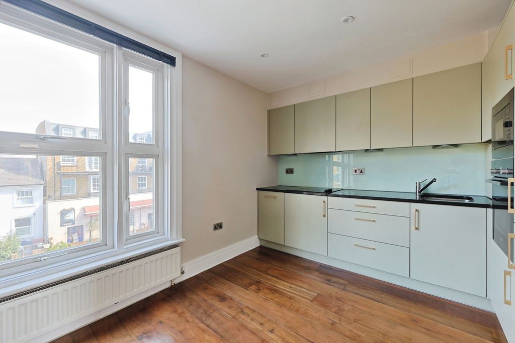 Property photo 1 of 20 Kitchen