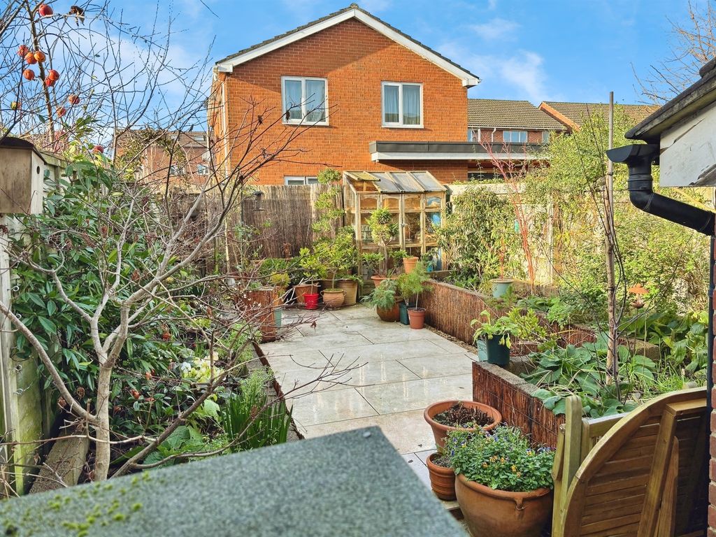 Property photo 2 of 11