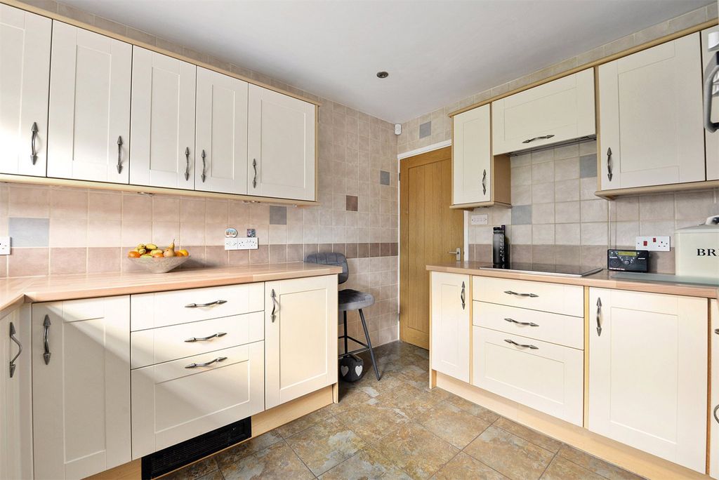 Property photo 3 of 27 Picture No. 26