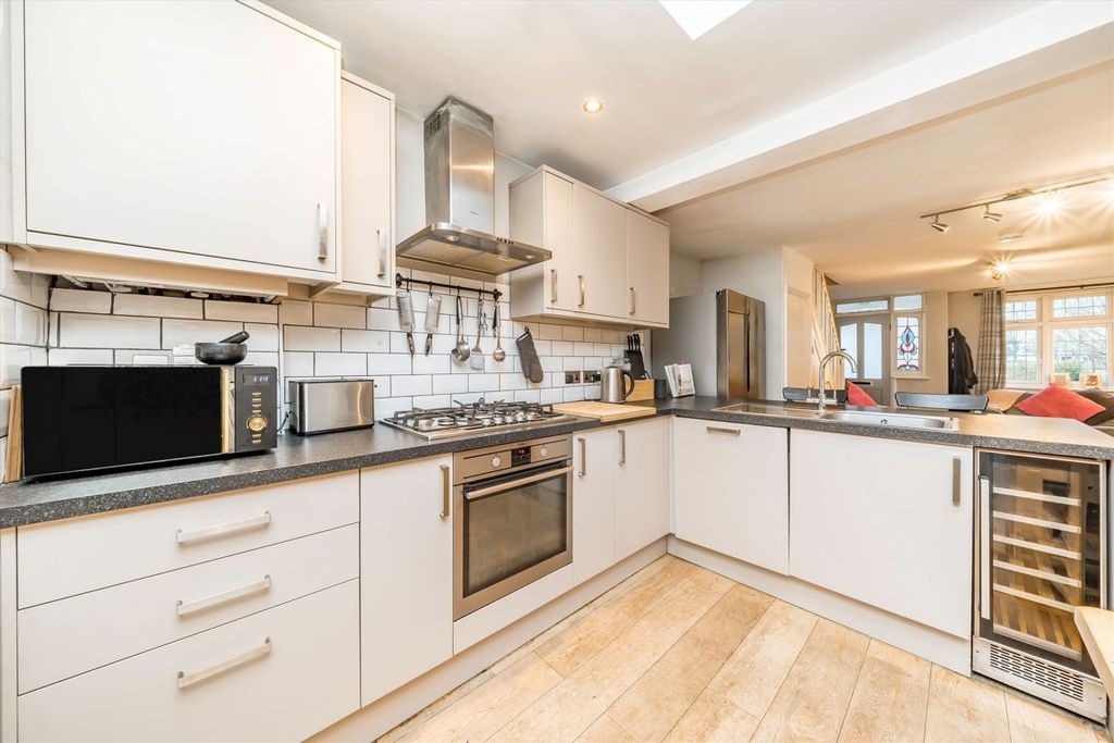 Property photo 3 of 8