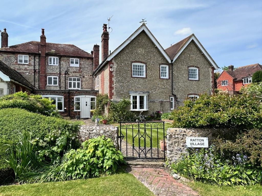 Property photo 1 of 31 01323 438506