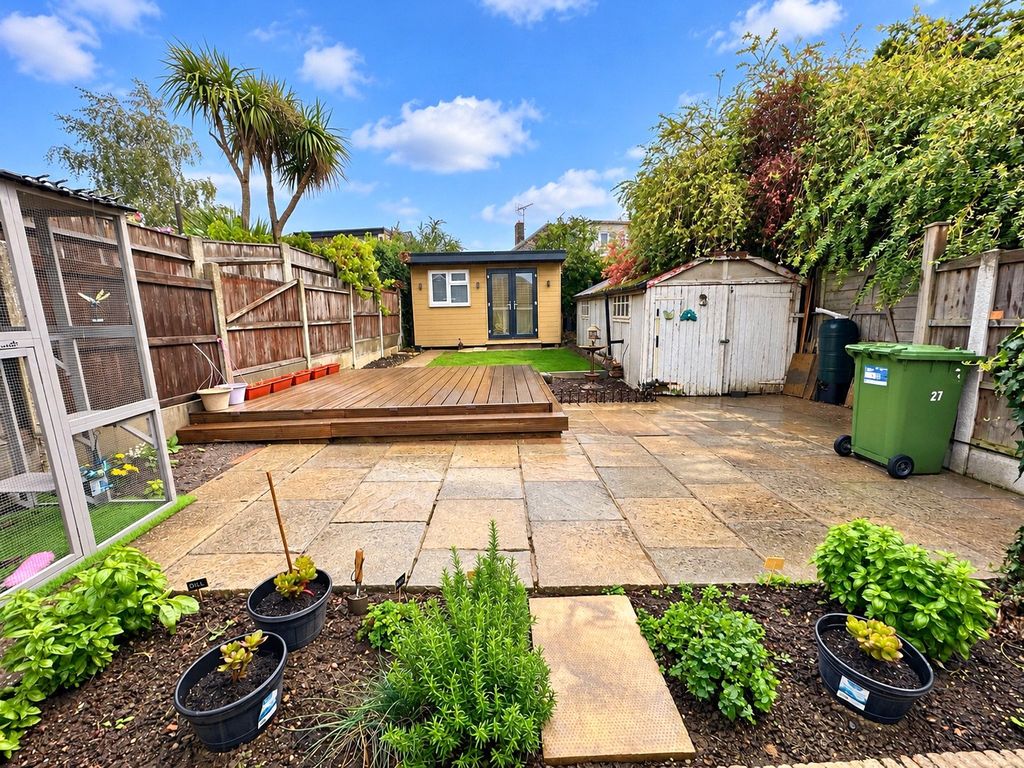 Property photo 3 of 10 Picture No. 04