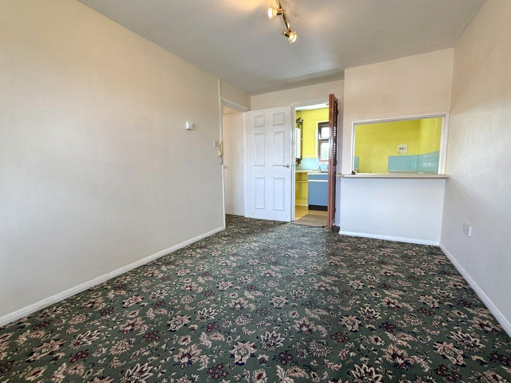 Property photo 2 of 10 22