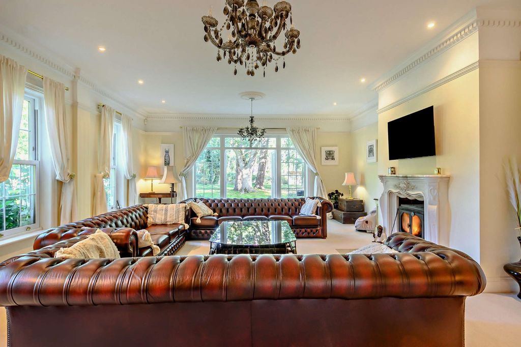 Property photo 2 of 18 Picture No. 30