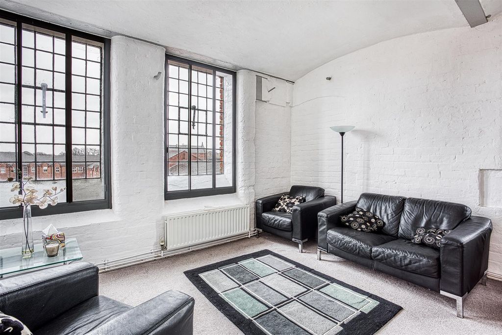 Property photo 3 of 12 316A1232_Hdr.Jpg