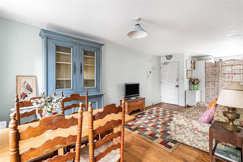 Property photo 1 of 33 Reception/Kitchen
