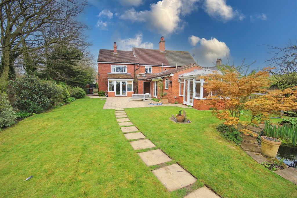 Property photo 1 of 57 Outside