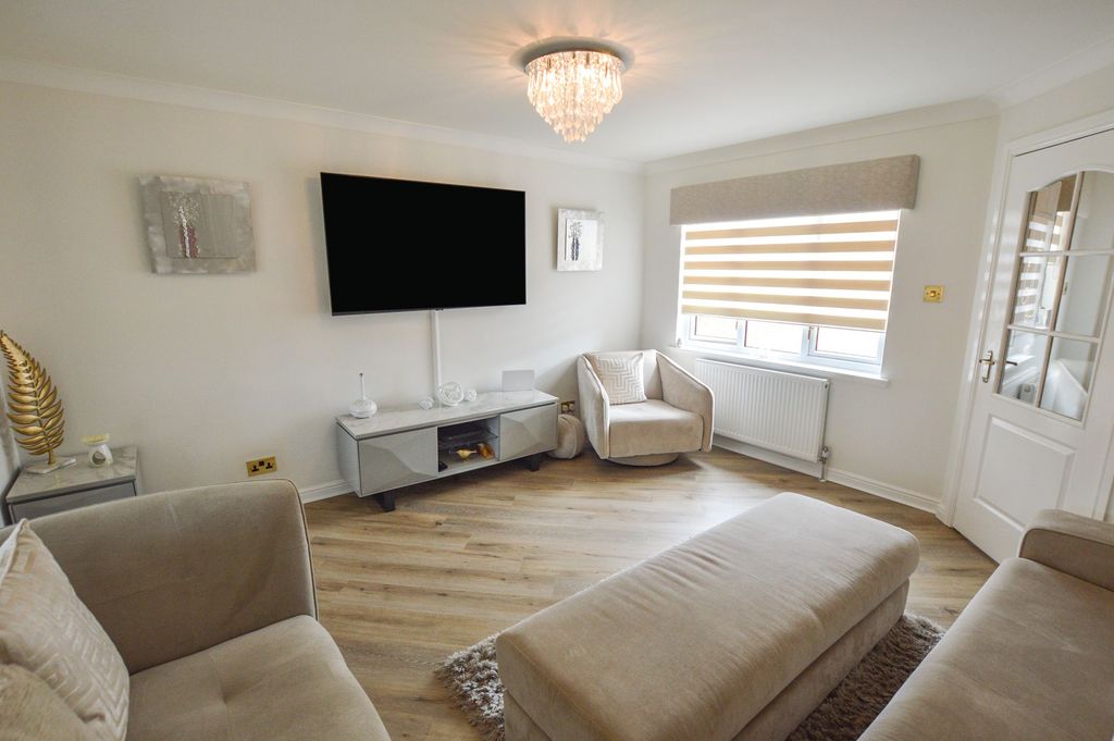Property photo 3 of 31