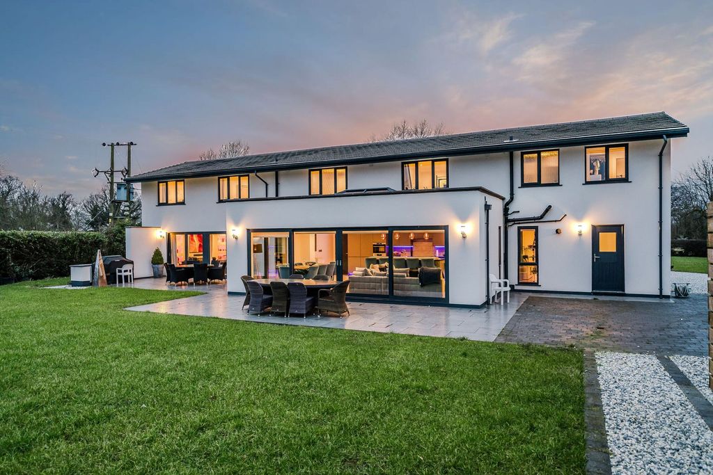 Property photo 3 of 63