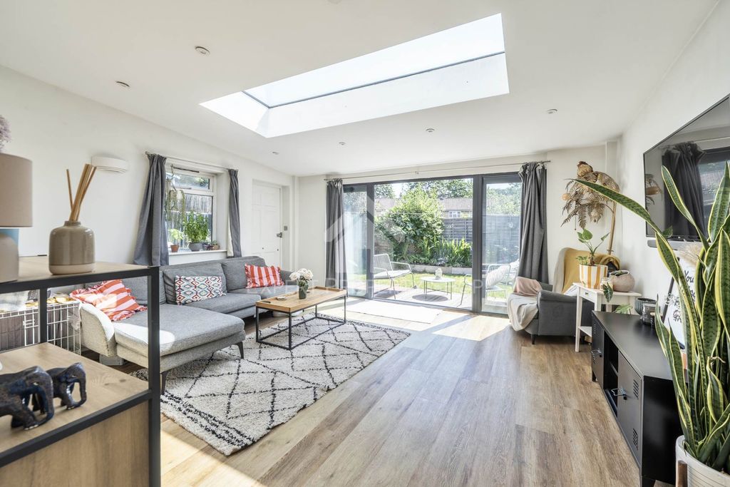 Property photo 1 of 19