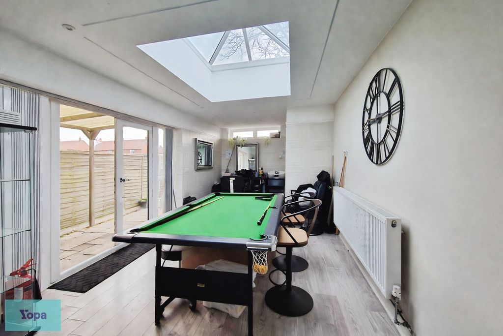Property photo 2 of 17 B1F5ce36-1000104348