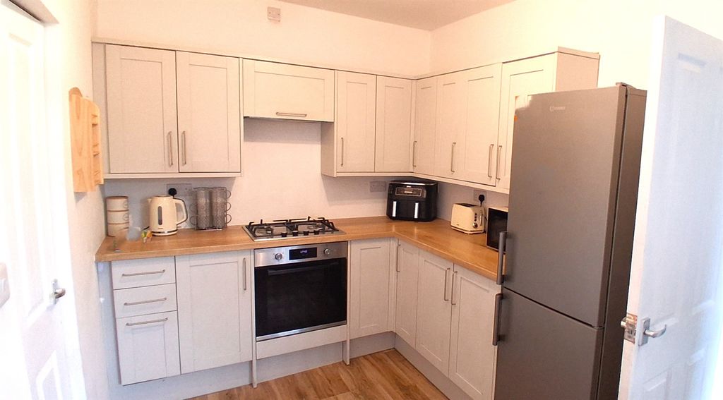 Property photo 2 of 14
