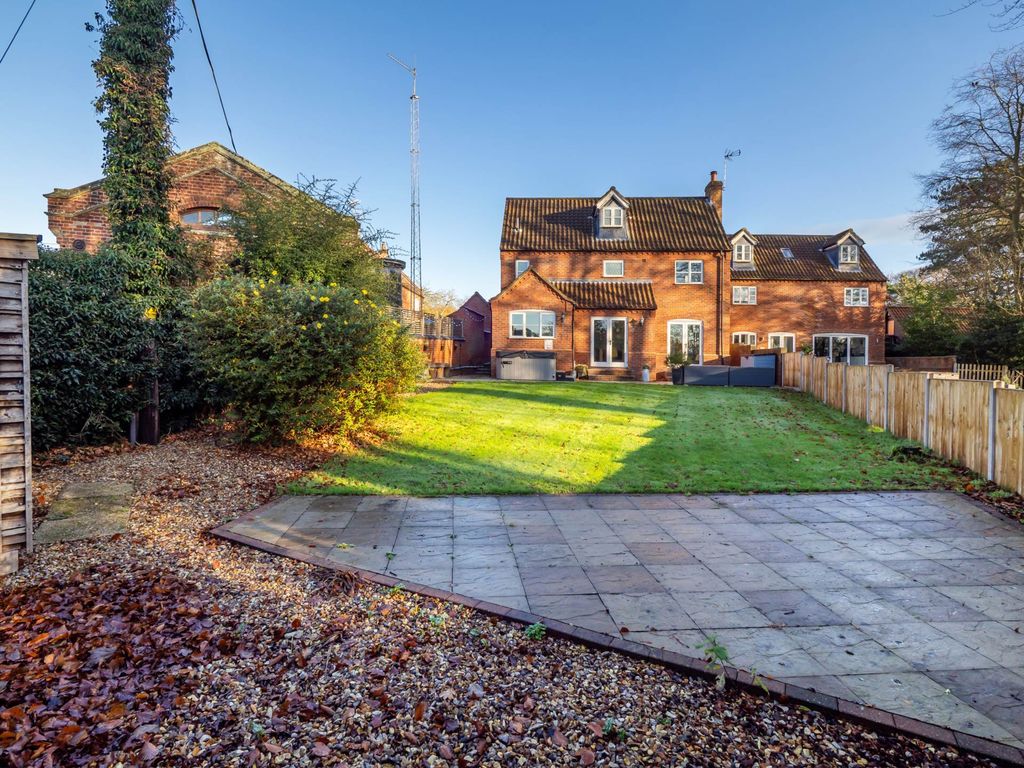 Property photo 1 of 34