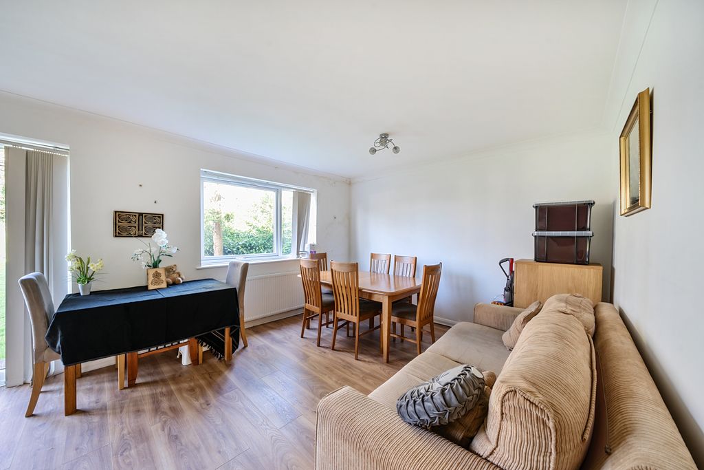 Property photo 2 of 19 Picture No. 05
