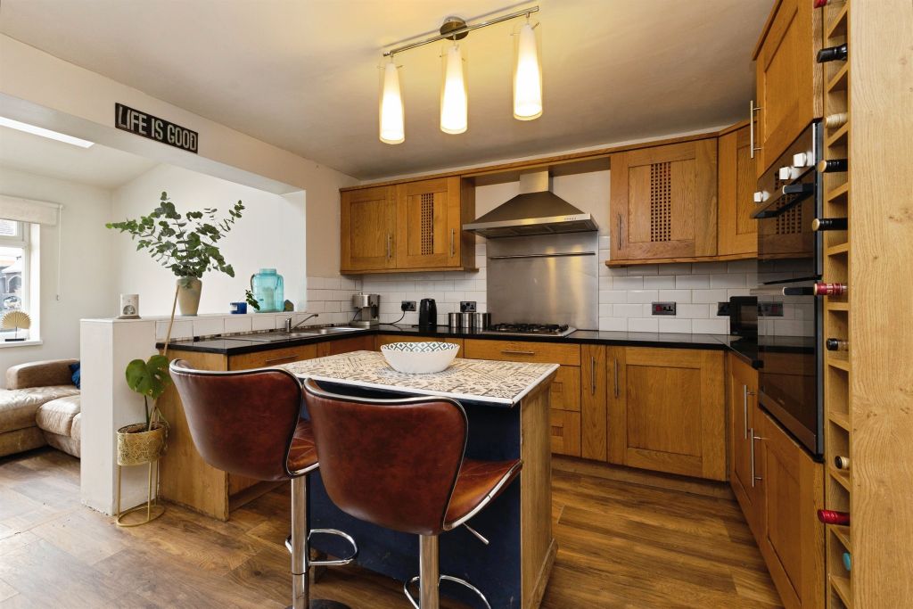 Property photo 2 of 18