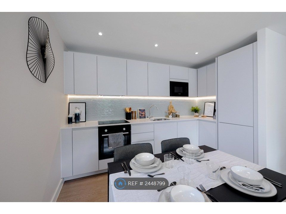 Property photo 3 of 17 Kitchen &amp; Dining Space