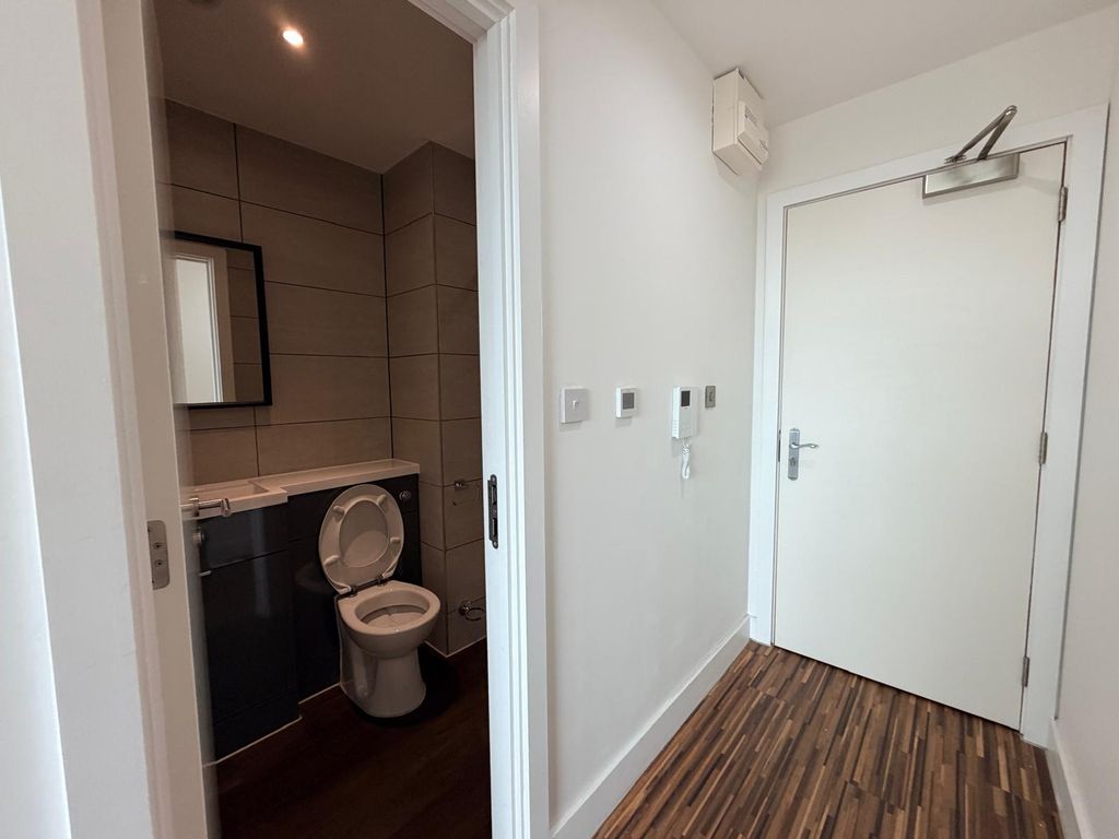 Property photo 2 of 20