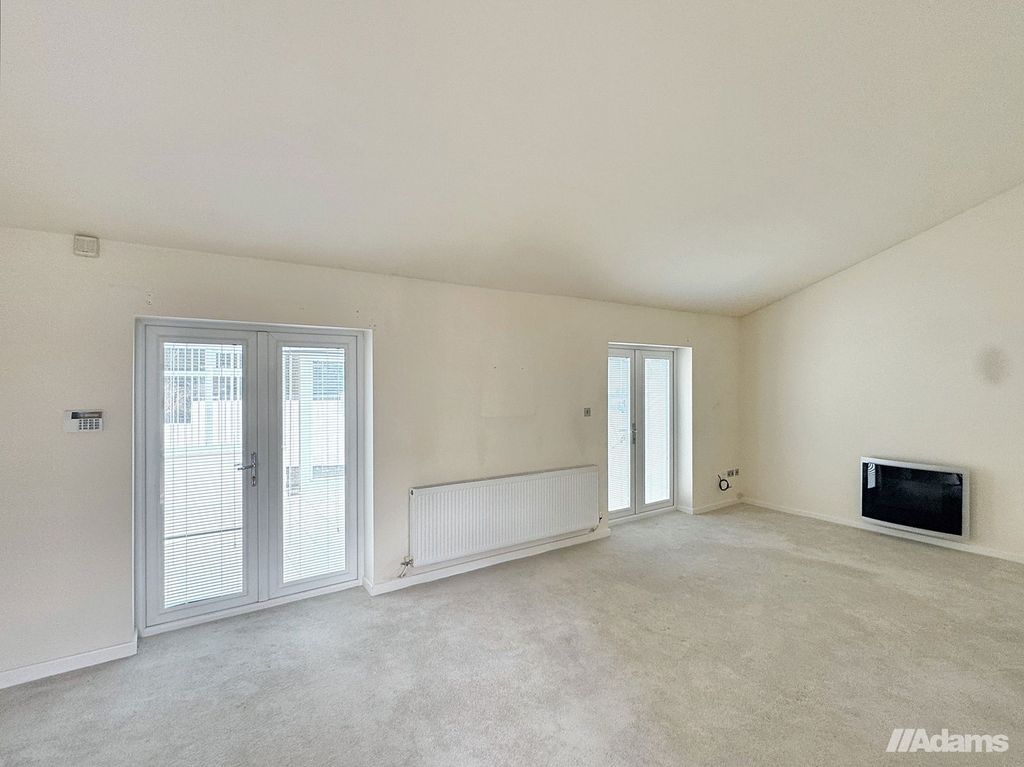 Property photo 2 of 35