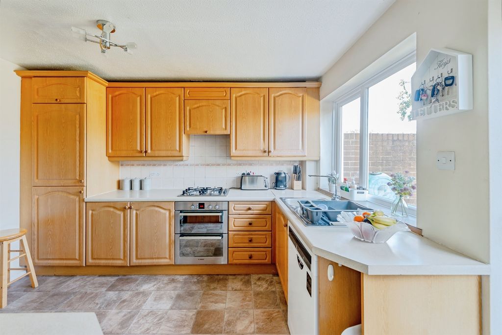 Property photo 3 of 16