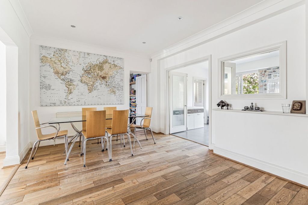 Property photo 3 of 24