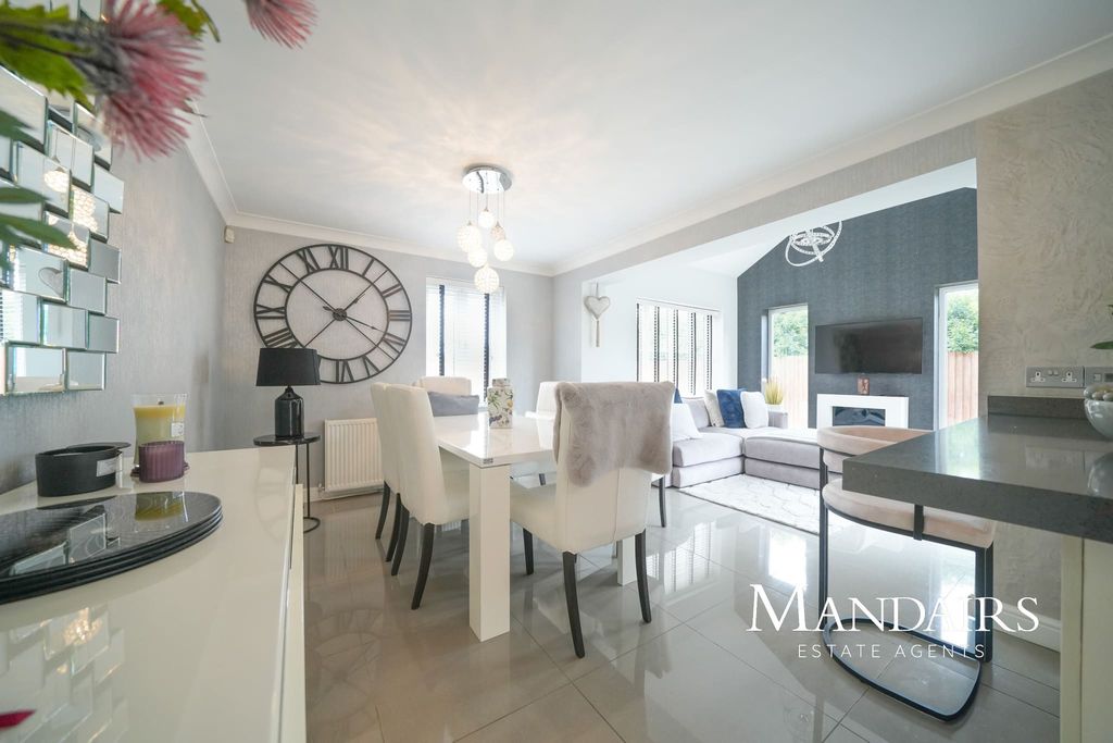 Property photo 3 of 42