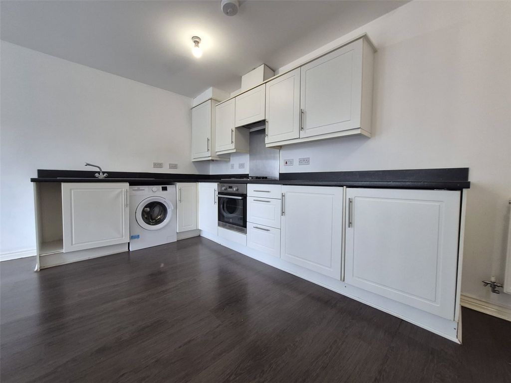 Property photo 3 of 11 Picture No. 01