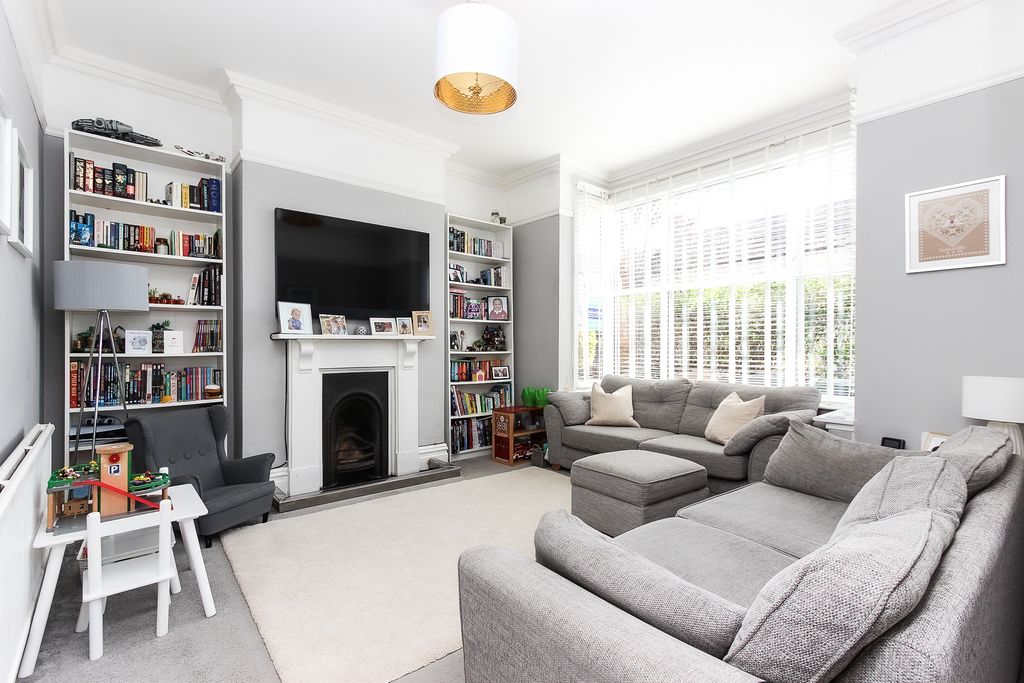 Property photo 2 of 21 Lounge