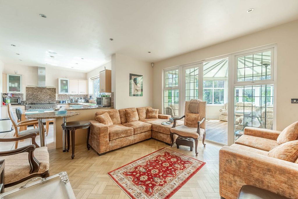 Property photo 1 of 38