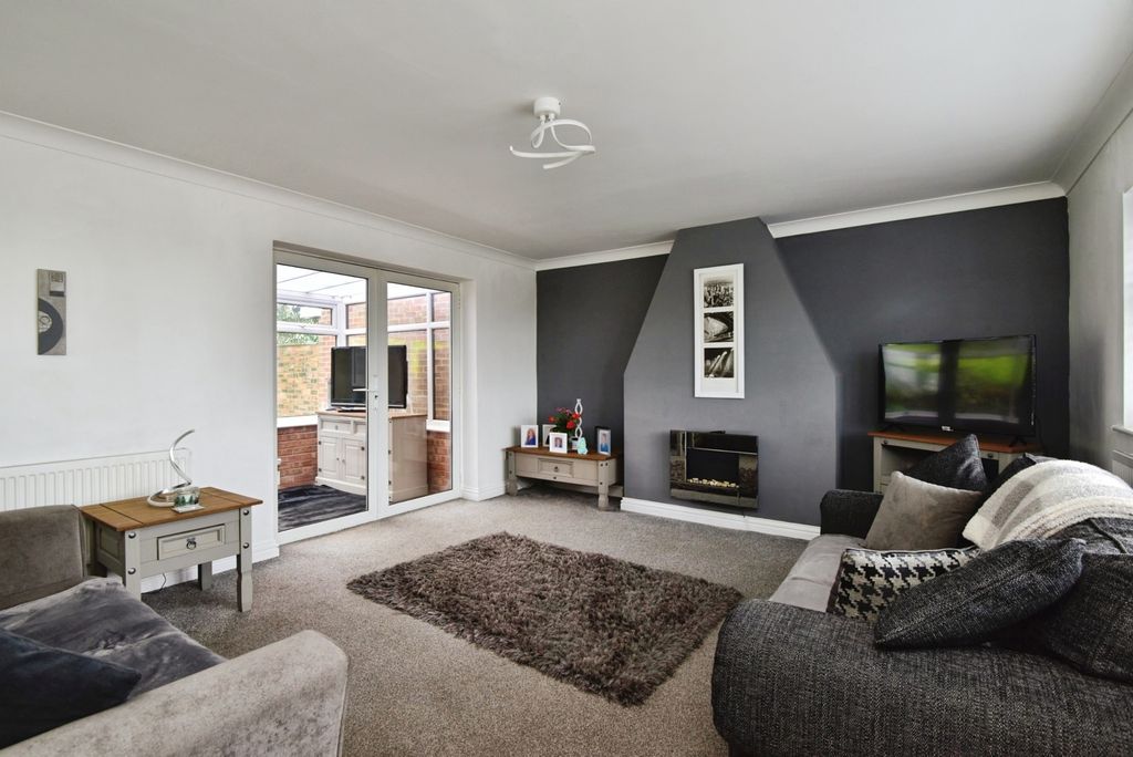 Property photo 3 of 19 Pbox-Img.Jpg