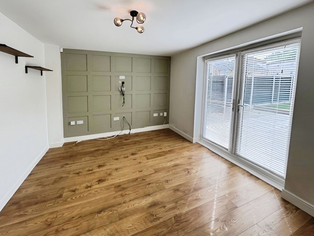 Property photo 2 of 16 Pbox-Bedroom-321310.Jpg