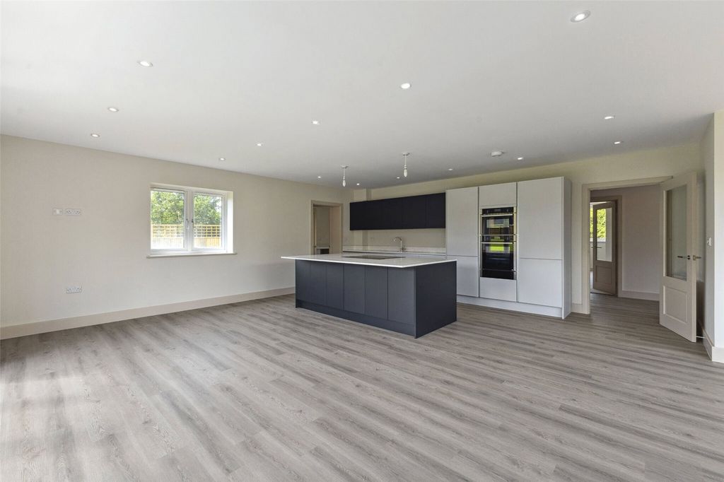 Property photo 2 of 13 Picture No. 05