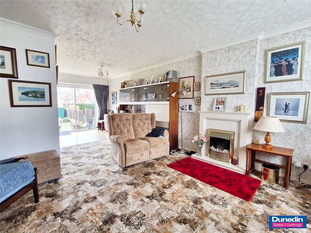Property photo 2 of 17 Picture No. 03