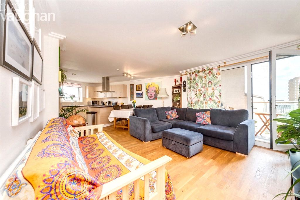 Property photo 1 of 12 Living Area