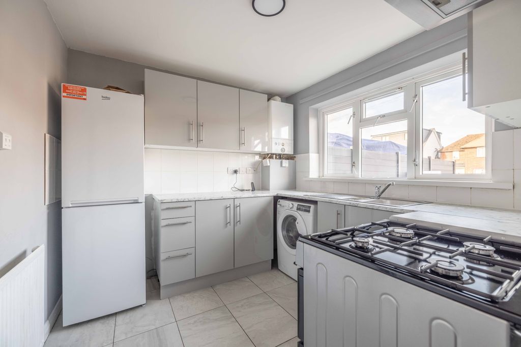 Property photo 2 of 15 A95W (12 Of 15)