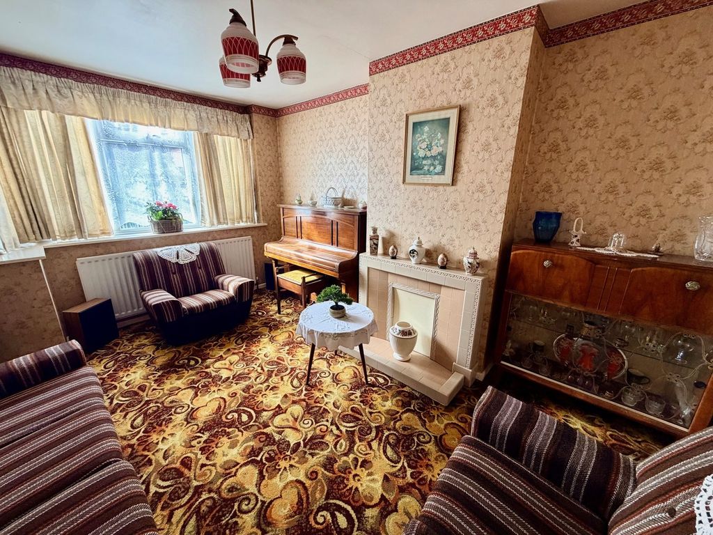 Property photo 2 of 8