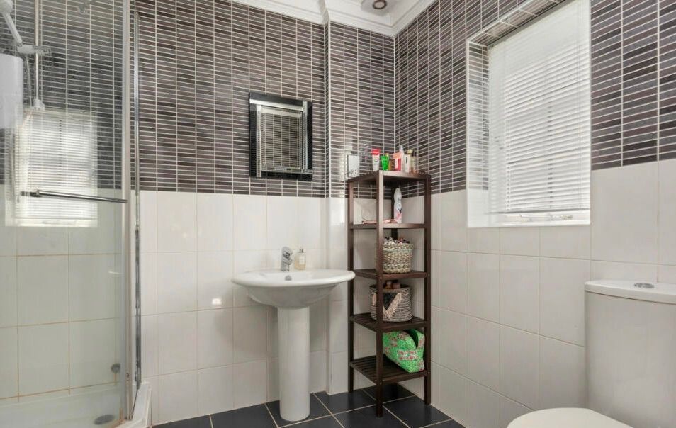 Property photo 2 of 3