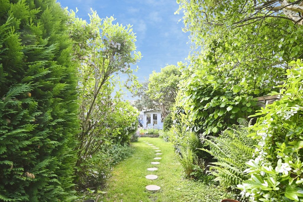 Property photo 3 of 16 Pbox-Img.Jpg