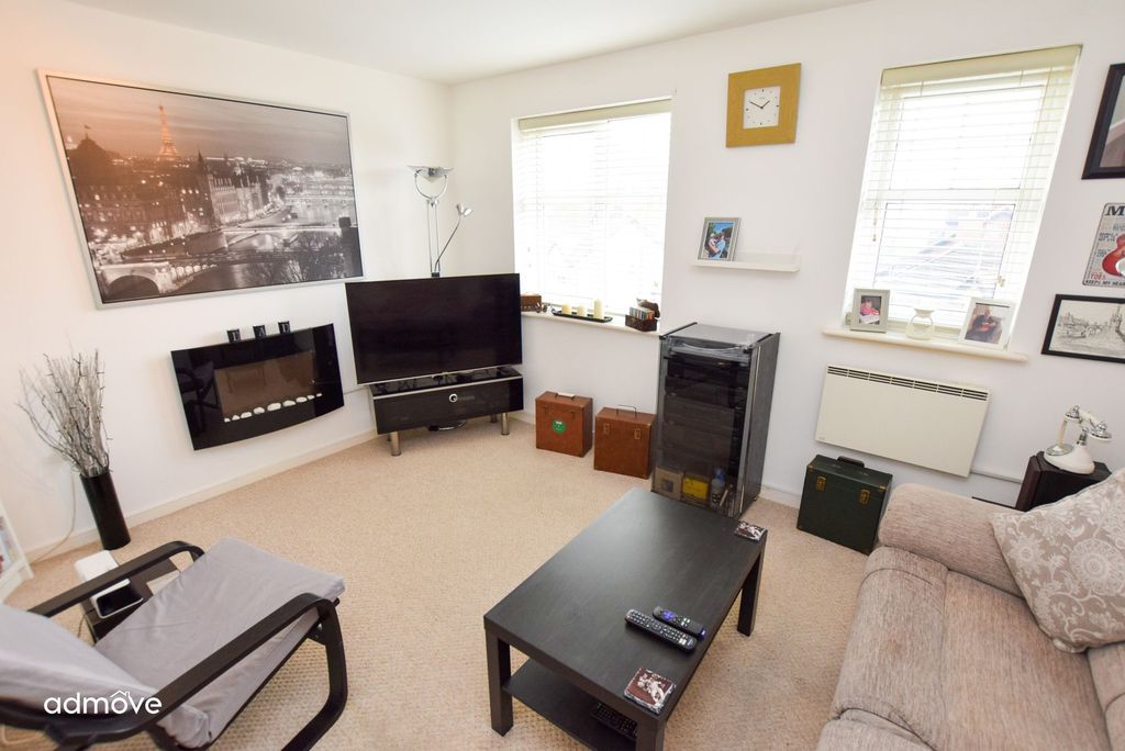 Property photo 2 of 12