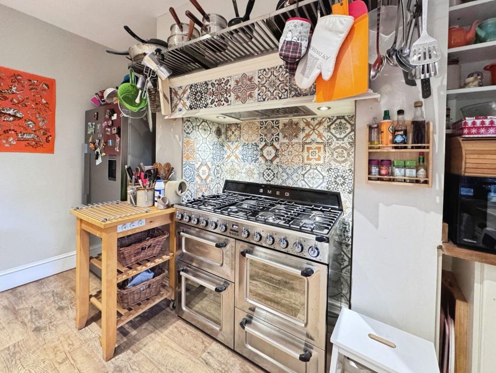 Property photo 3 of 32 3222492E-Kitchen.Jpg