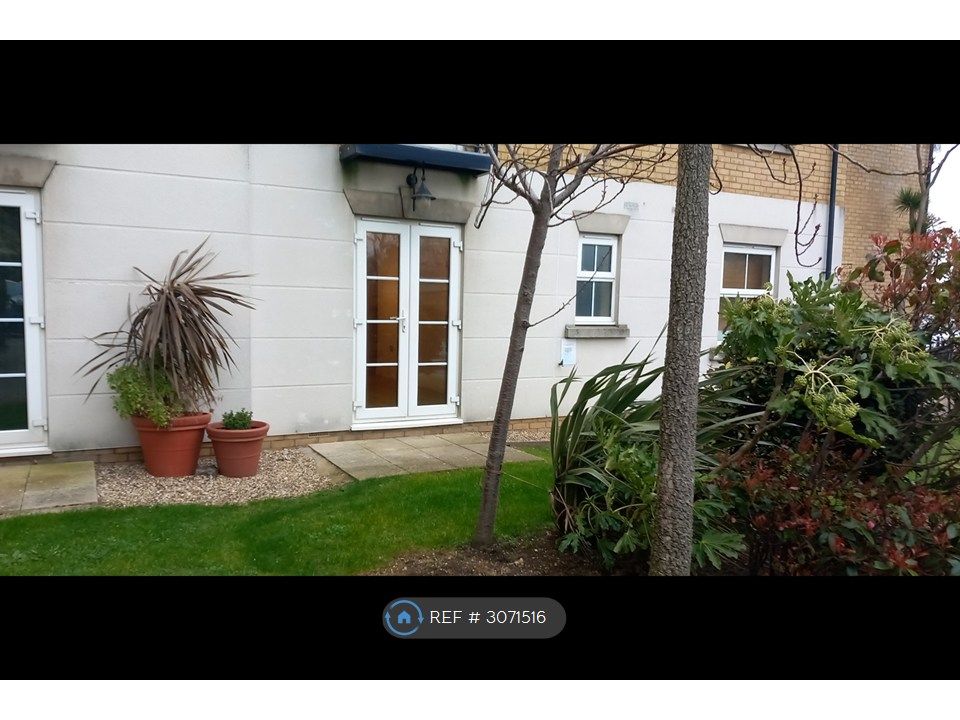 Property photo 1 of 32