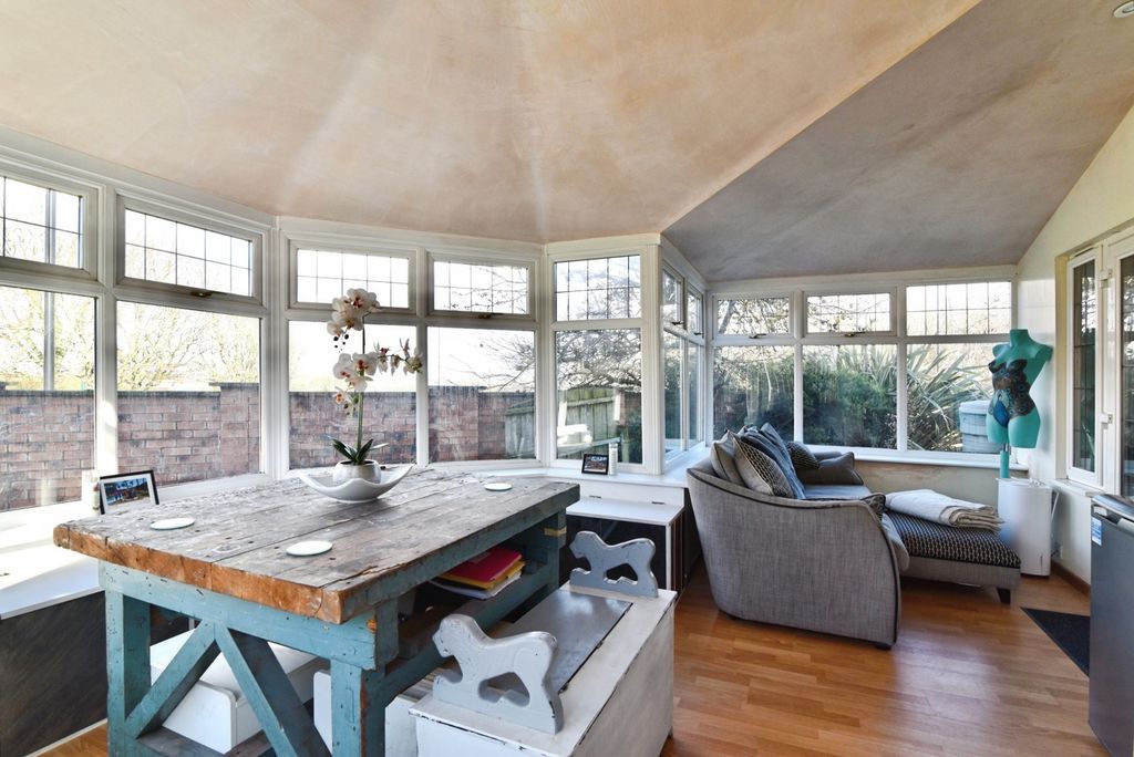 Property photo 2 of 20 Pbox-Img.Jpg