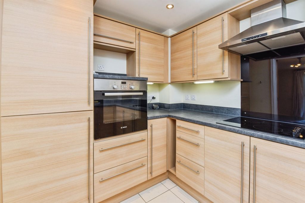 Property photo 2 of 13