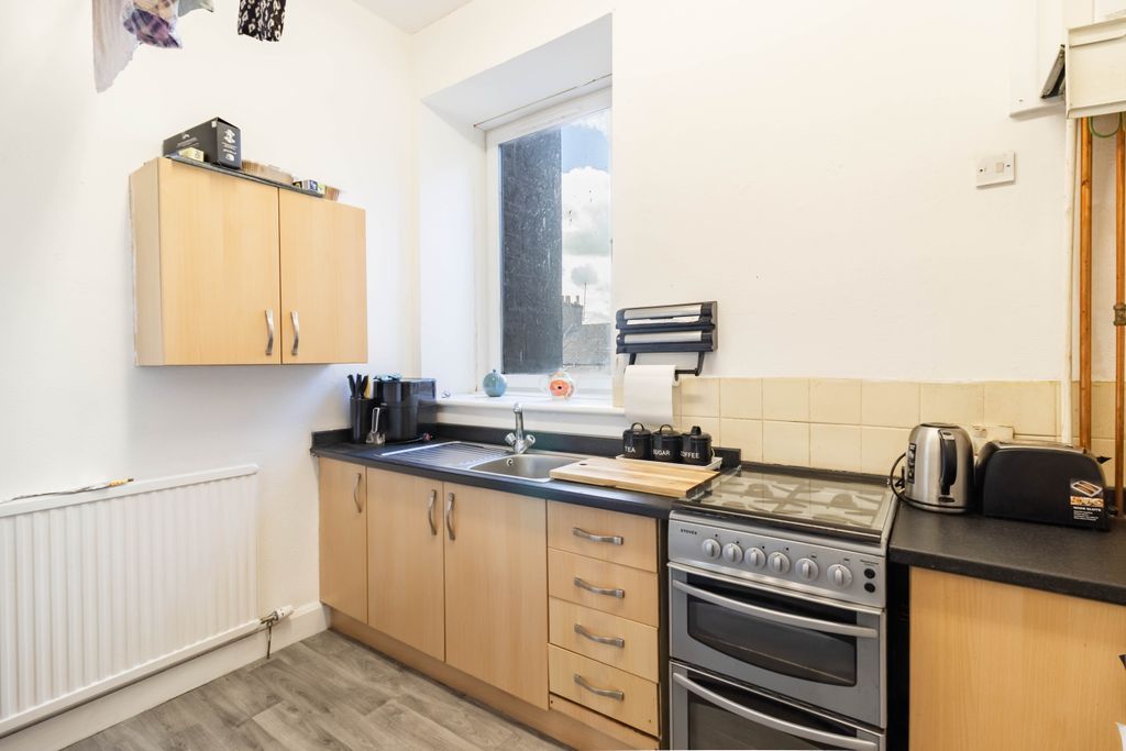 Property photo 2 of 17 Kitchen