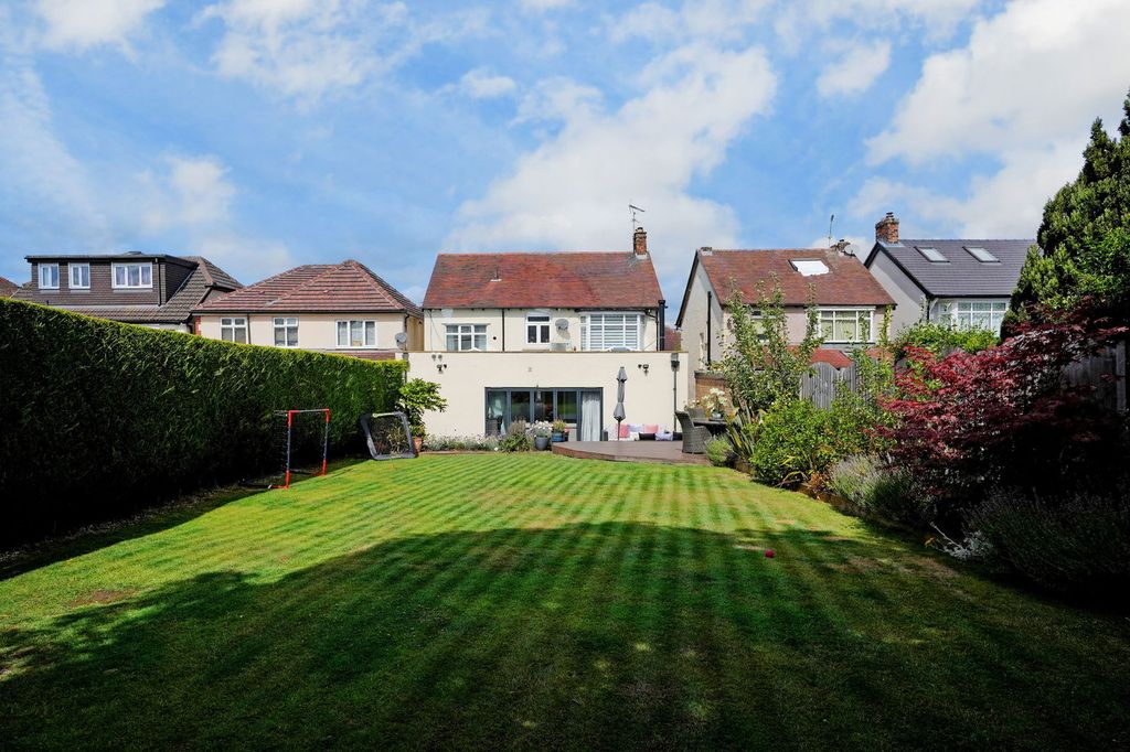 Property photo 1 of 42