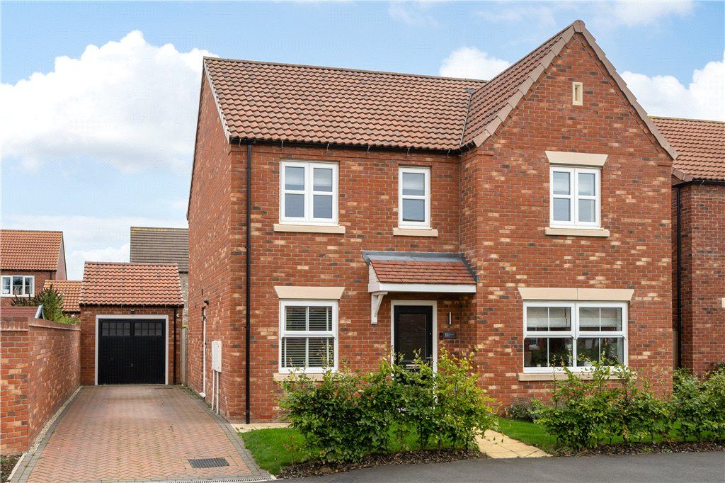 Property photo 1 of 19 Montague Grove