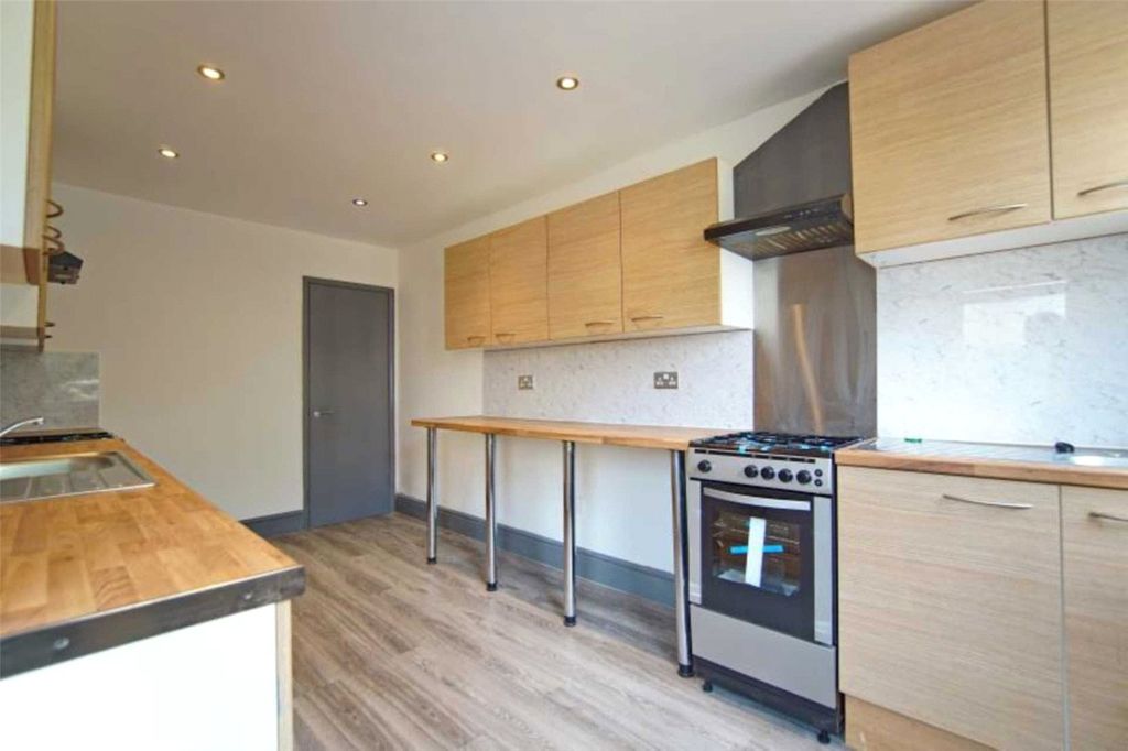 Property photo 3 of 17 Picture No. 04