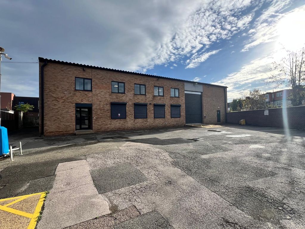 Property photo 3 of 5