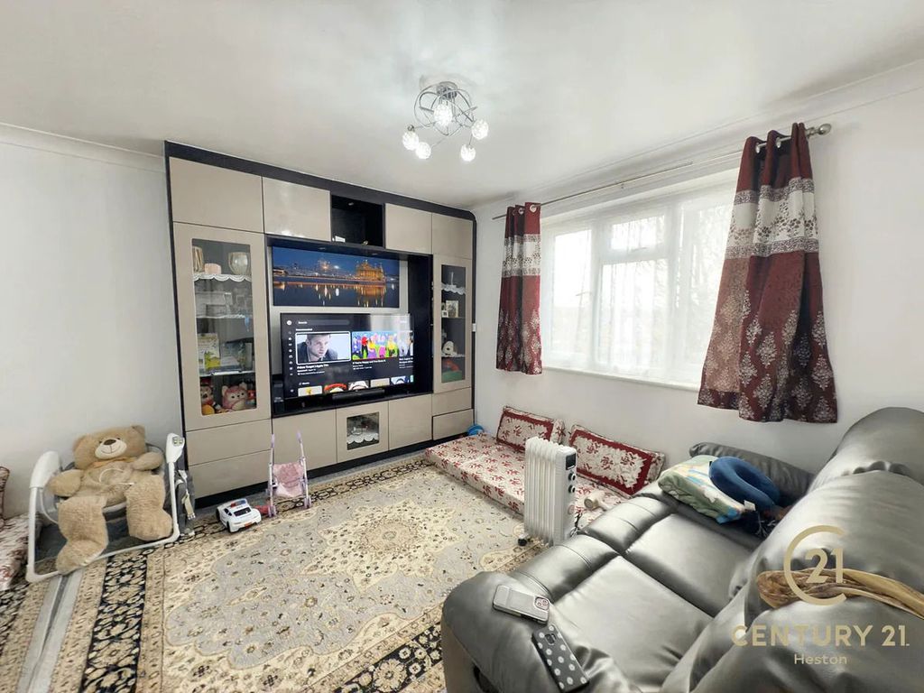 Property photo 2 of 11